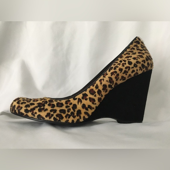 EUC Kate Spade gorgeous leopard print cow fur black suede wedge. - Picture 3 of 16